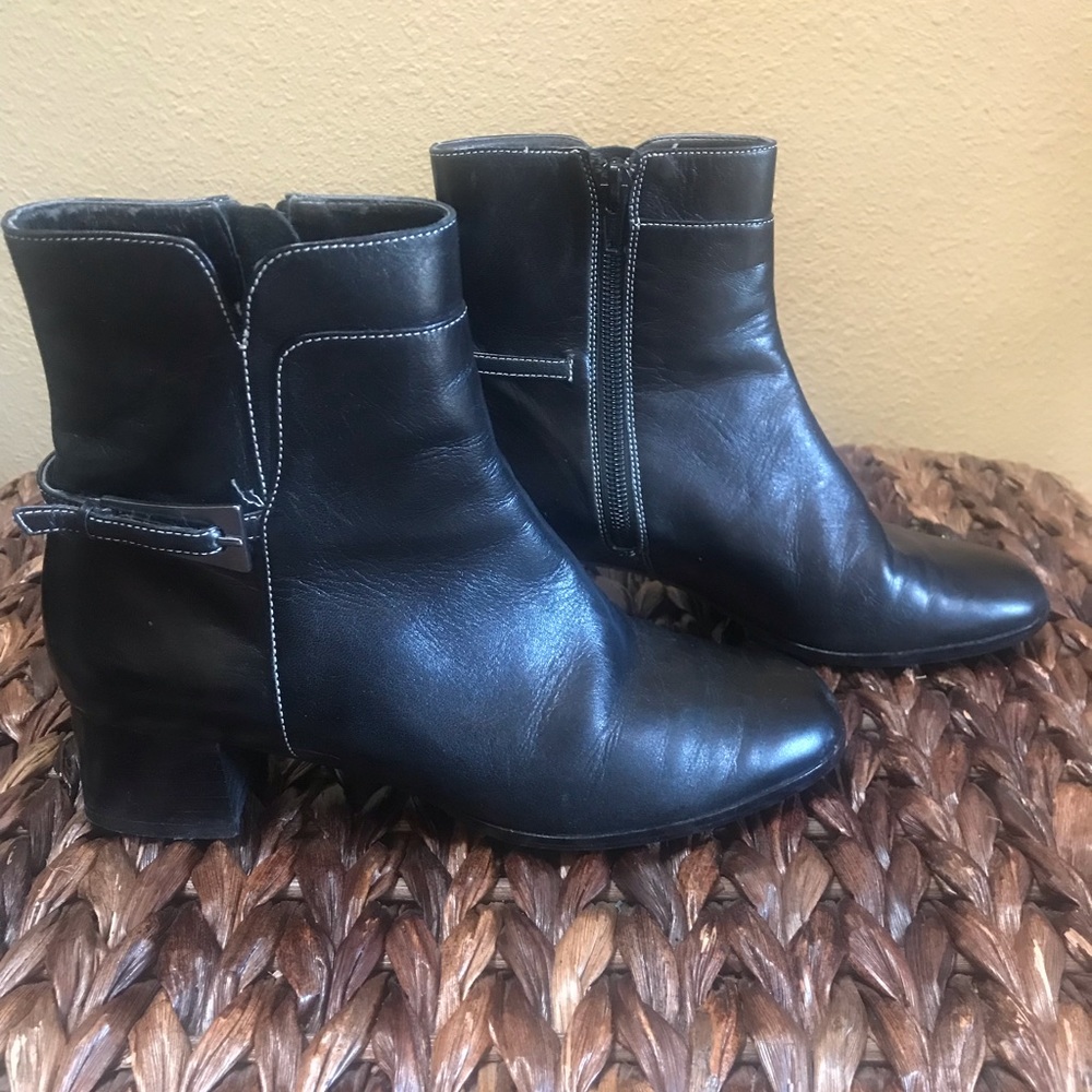 Van Eli Black Bootie Sz 6
